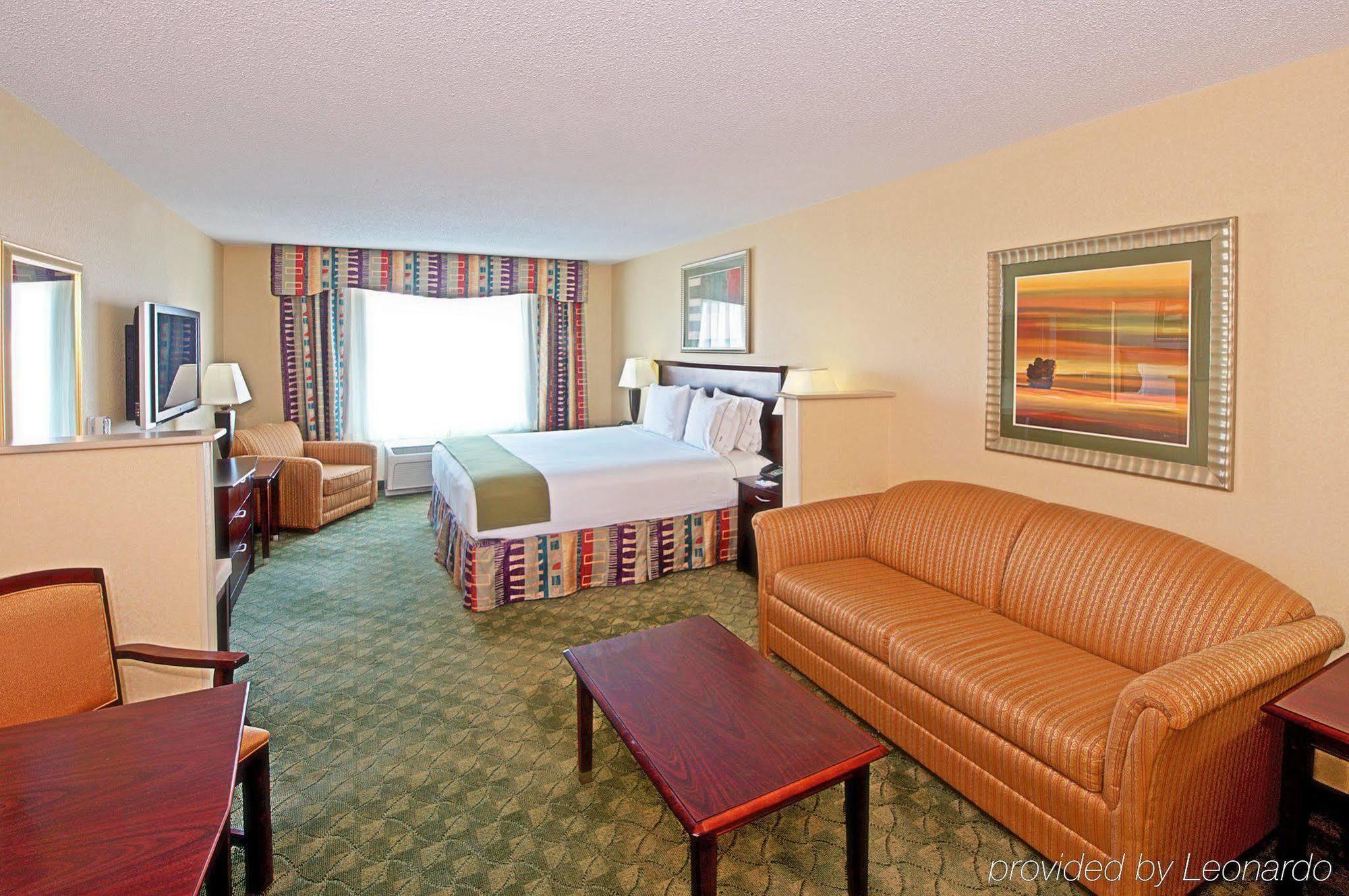 Holiday Inn Express El Paso I-10 East By Ihg Room photo